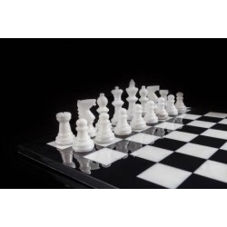 Jeu d'échecs de luxe en albâtre noir et blanc