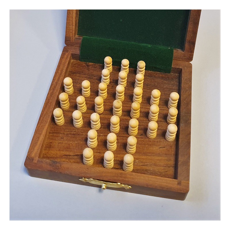 Solitaire en Bois à Picots Solitaire en Bois à Picots