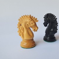 Pièces d'Echecs Camelot Ebène - Taille 4.5