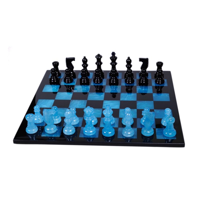 Jeu d'échecs en albâtre bleu