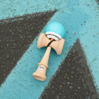 Kendama Krom Pop Lol Sky Blue